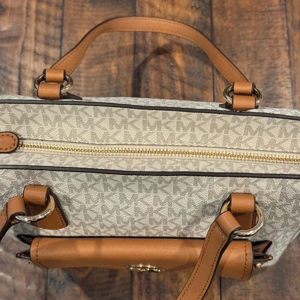 Michael Kors Medium Joey Pocket Tote (EUC)